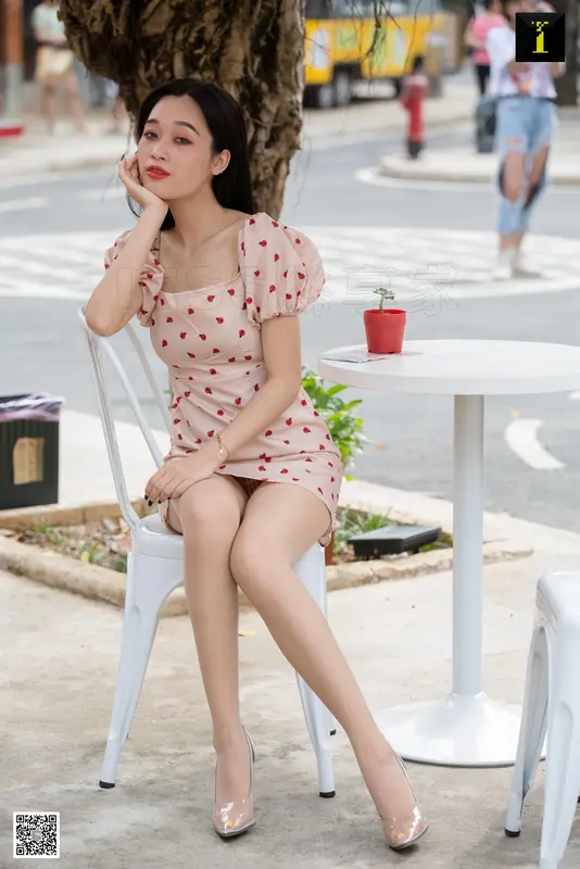 [IESS异思趣向] 2019.10.11 丝享家586:可乐《少女感街拍》 - IESS